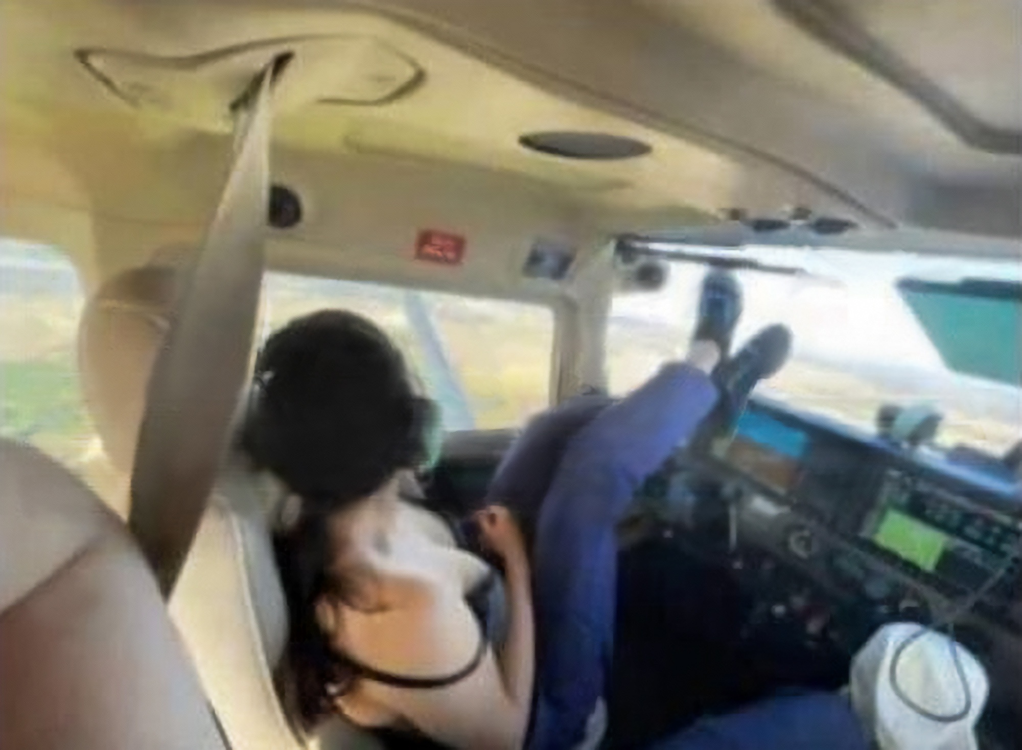Секс Прямо В Самолете