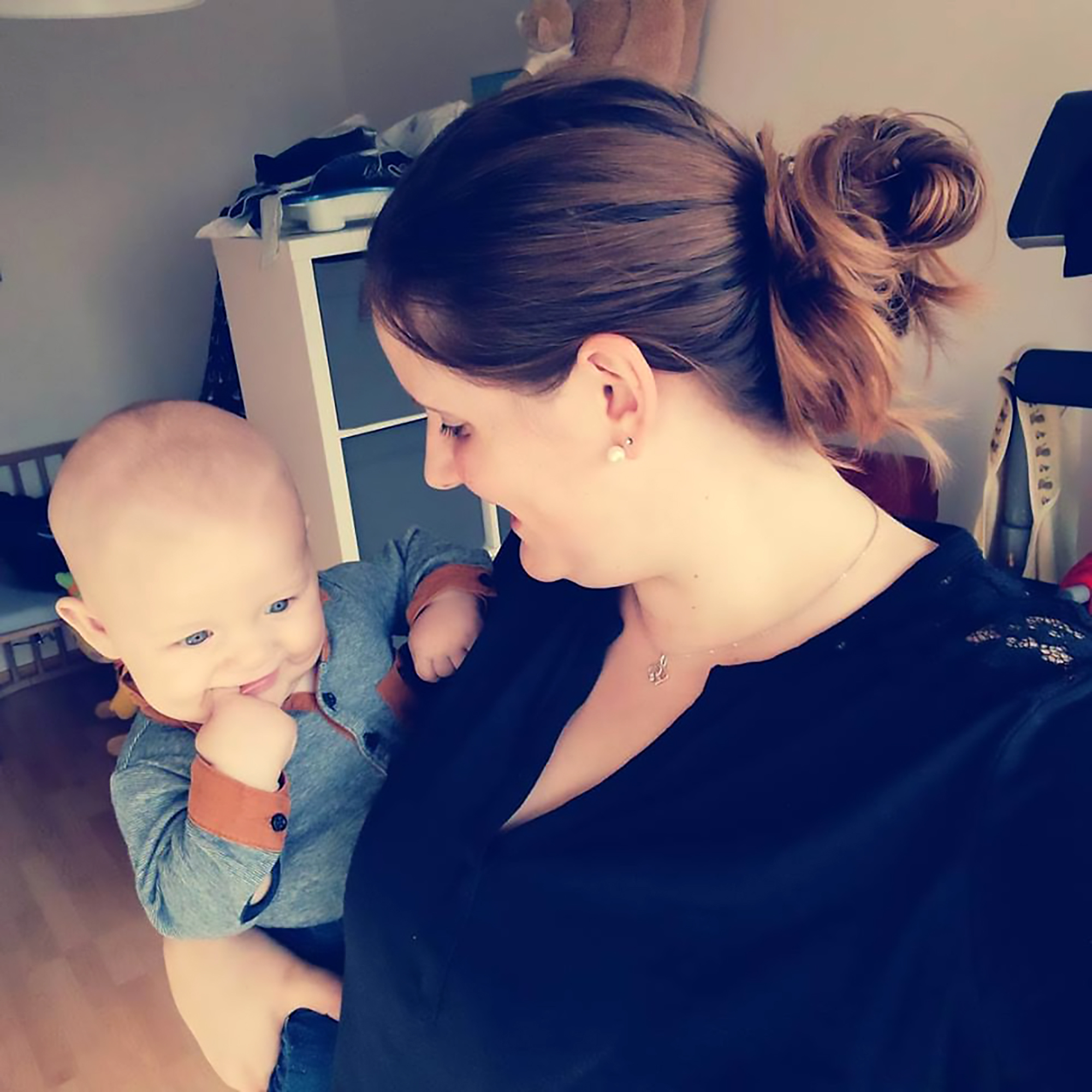 Read more about the article Breastfeeding Mum Thrown Out Of Zara Store