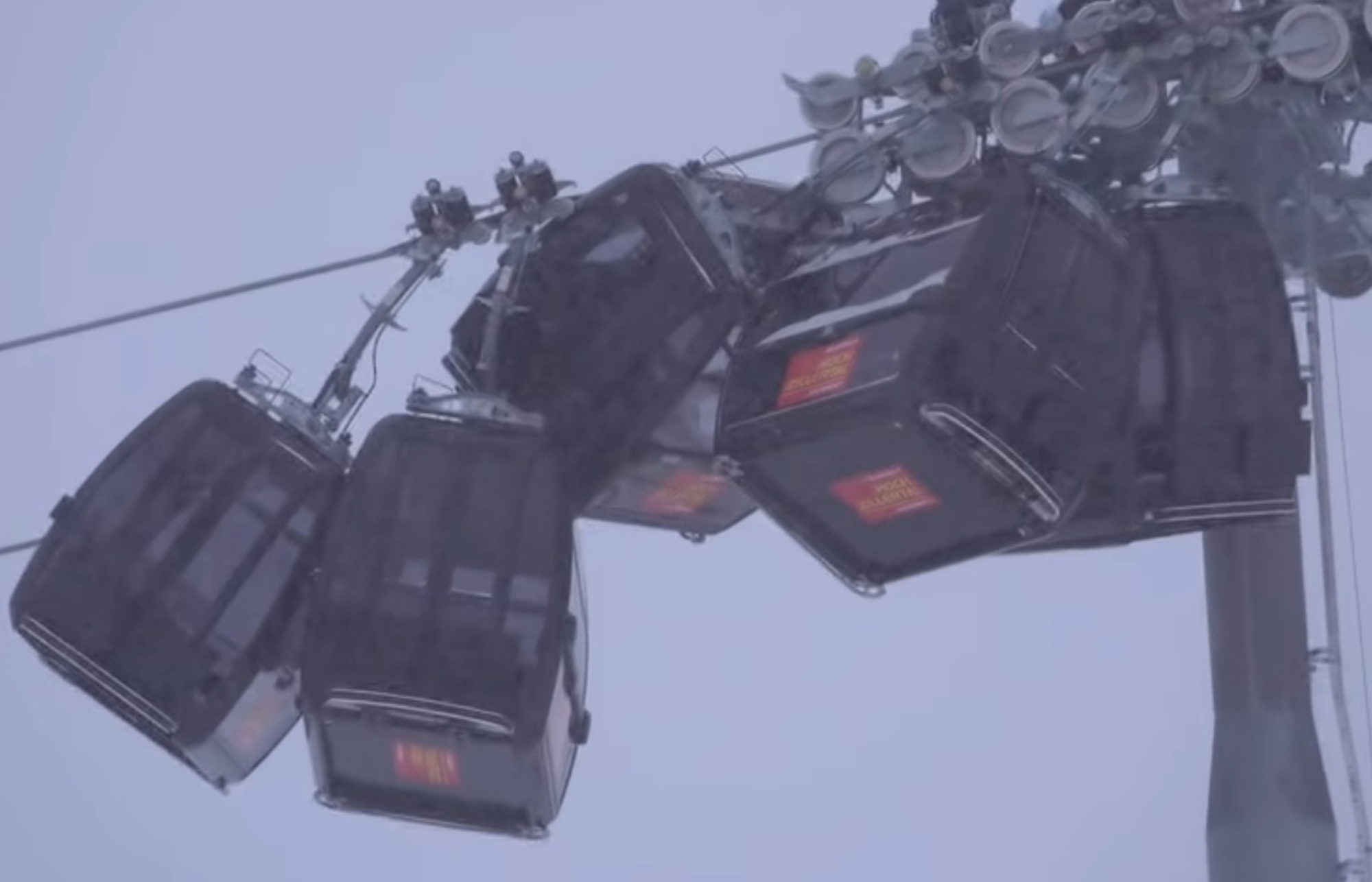 Read more about the article Ski Lift Gondolas In Bizarre Mass Pileup In High Winds