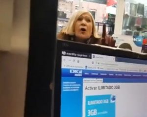Read more about the article Womans Racist Anti-Muslim Rant In Madrid Shop
