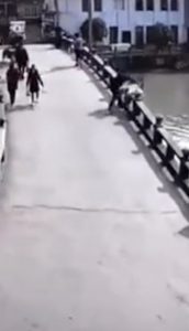 Read more about the article Angry Hubby Filmed Shoving Wife Off Bridge Into River