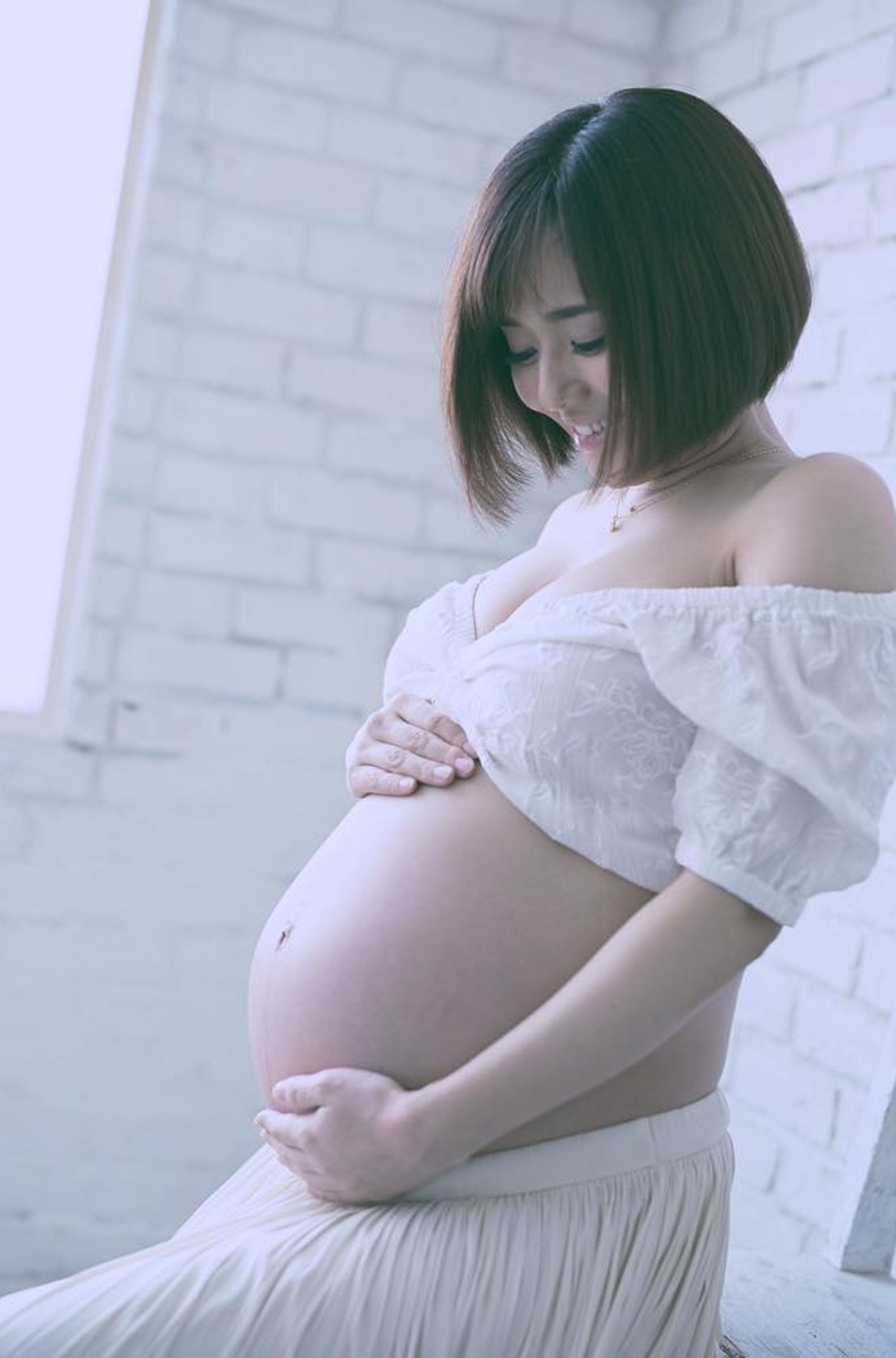 Asian Teens Giving Birth - Sexy Porn Star To Live Stream Twins Birth By C-Section ...