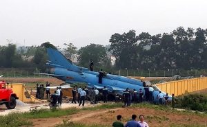 Read more about the article Vietnam Fighter Jet Hits Wall After Overshooting Runway