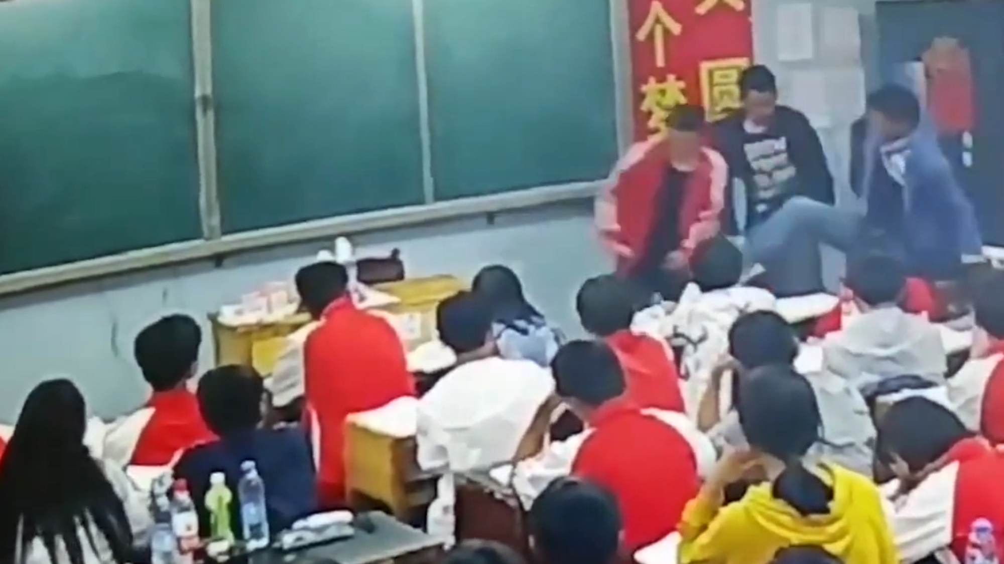 Read more about the article Angry Teacher Kung Fu Kicks Chatty Schoolboys