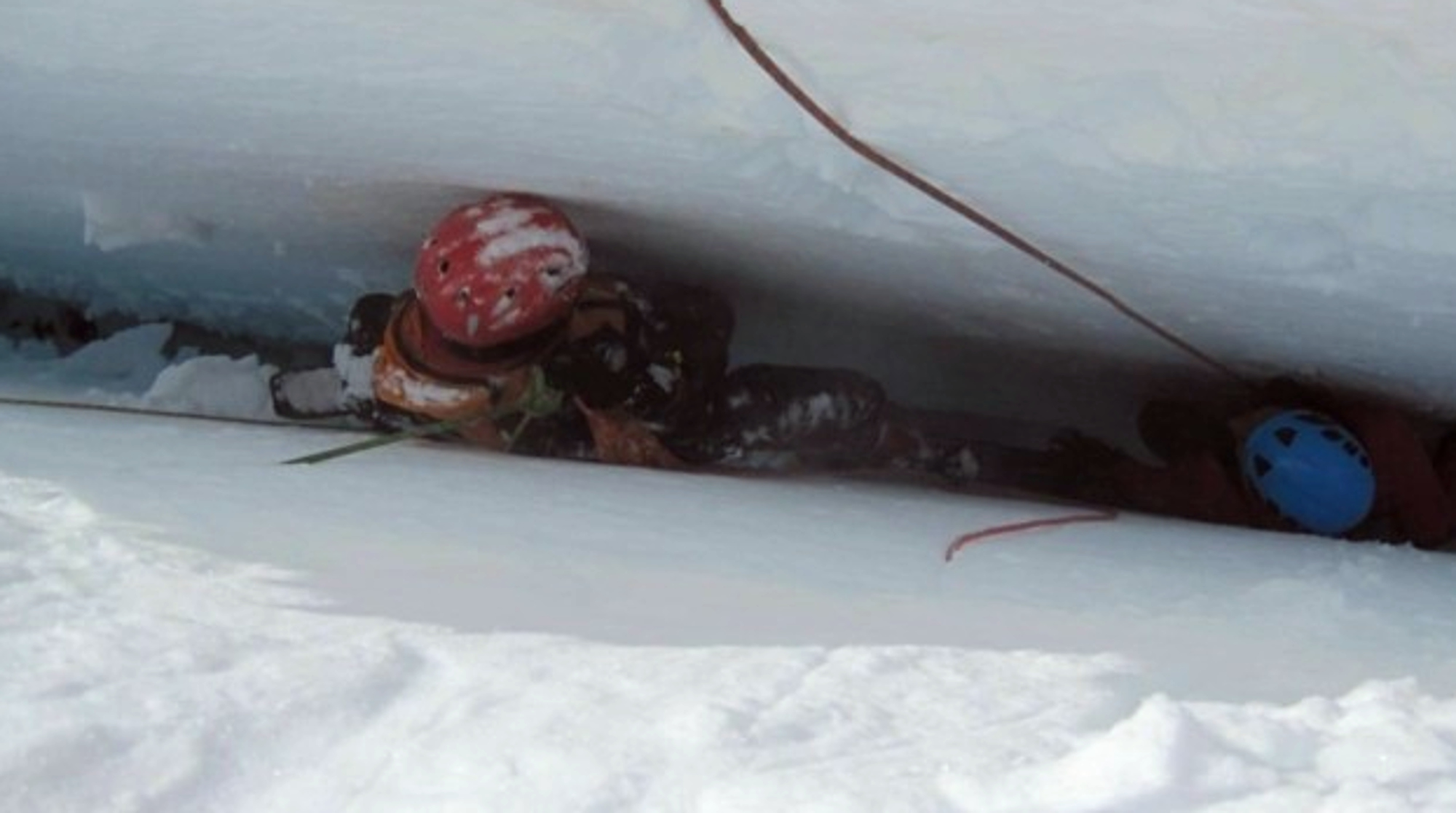 Read more about the article Ski Holiday Son Plunges Into Tiny Alps Glacier Crevasse