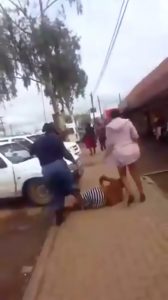 Read more about the article Female Cop Brutally Beats Helpless Woman On Ground