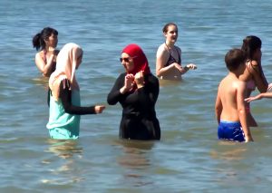 Read more about the article Far-Right Politician Turned Muslim Wants Islamic Beach