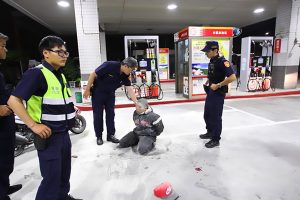 Read more about the article Petrol Station Hero Fights Off Thieves With Extinguisher