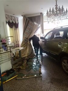 Read more about the article Hill Roll Car Smashes Shops As Driver Forgets Handbrake