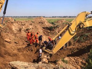Read more about the article Rescue Crews Dig Up Field To Save 2yo From Narrow Well