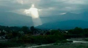 Read more about the article Christ-Like Figure In Clouds Over City Sparks Frenzy