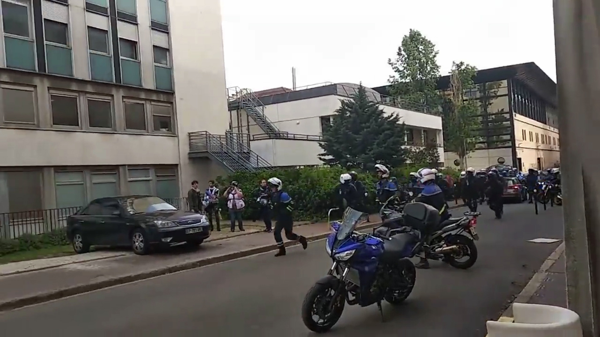 Read more about the article Paris Cops Beat Up Black Man Who Heard Noise Downstairs