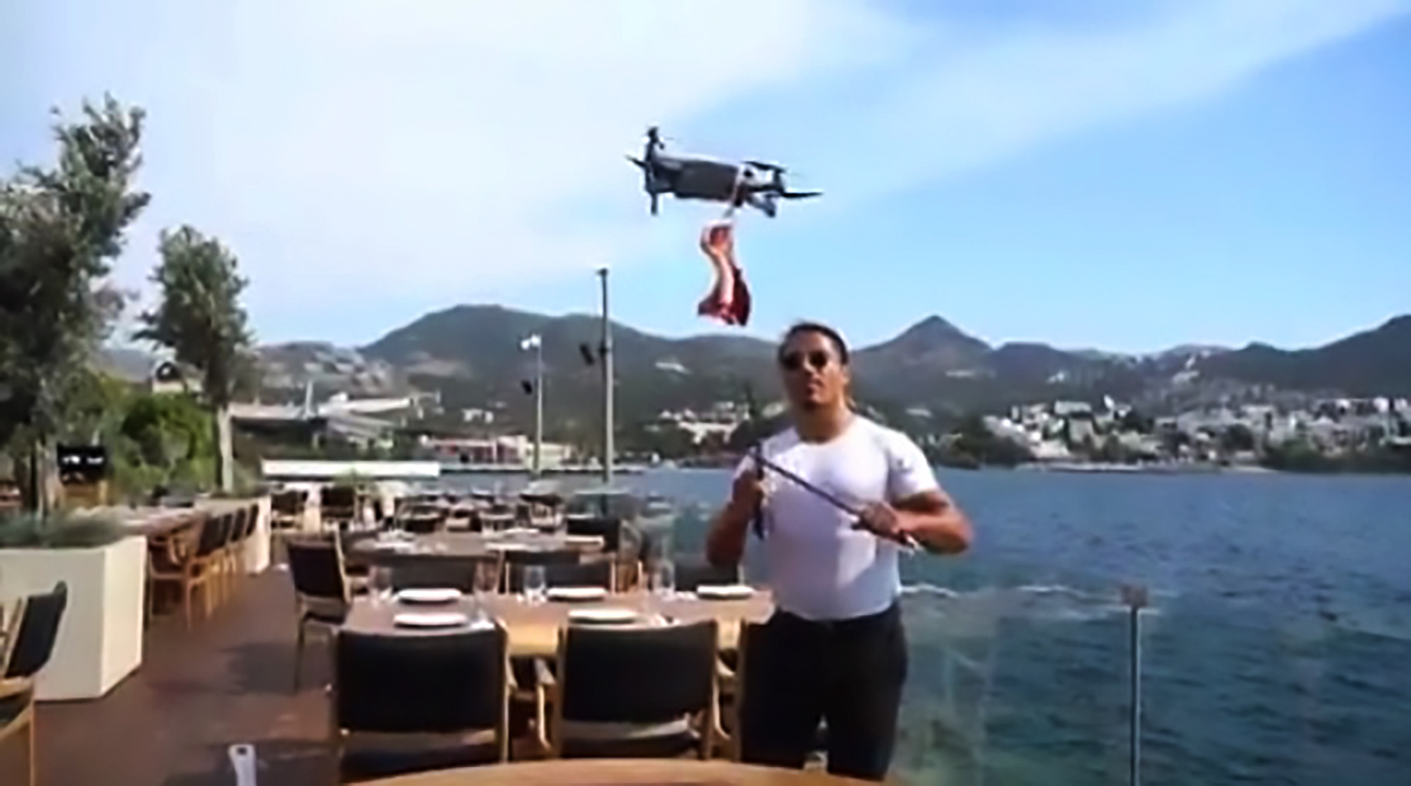 Read more about the article Viral: Salt Bae Has Steak Delivered By Drone