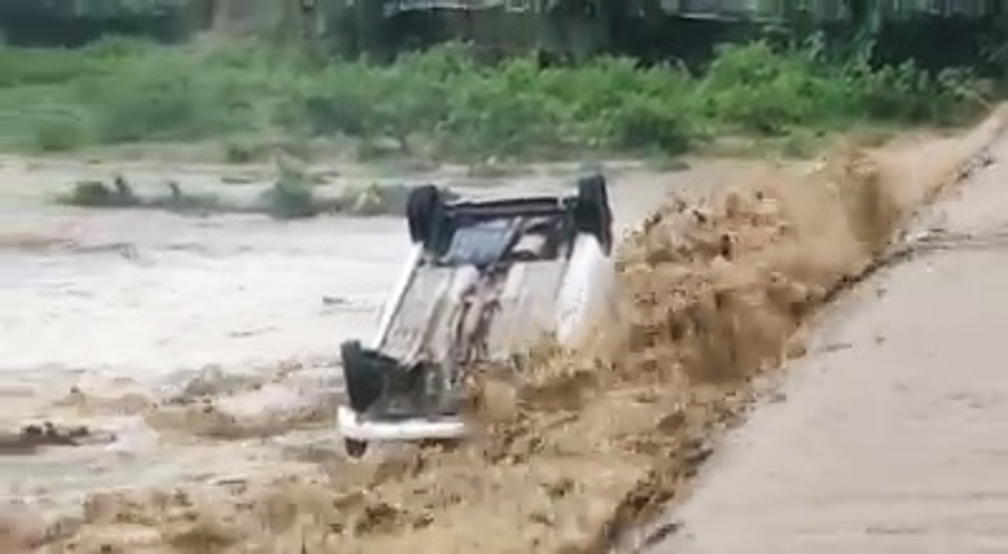 Read more about the article Car With Family Tumbles Over Waterfall After Flood