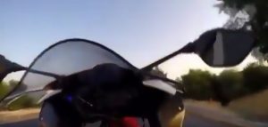 Read more about the article Idiot Biker Falls Off While Pulling Wheelie For Pals