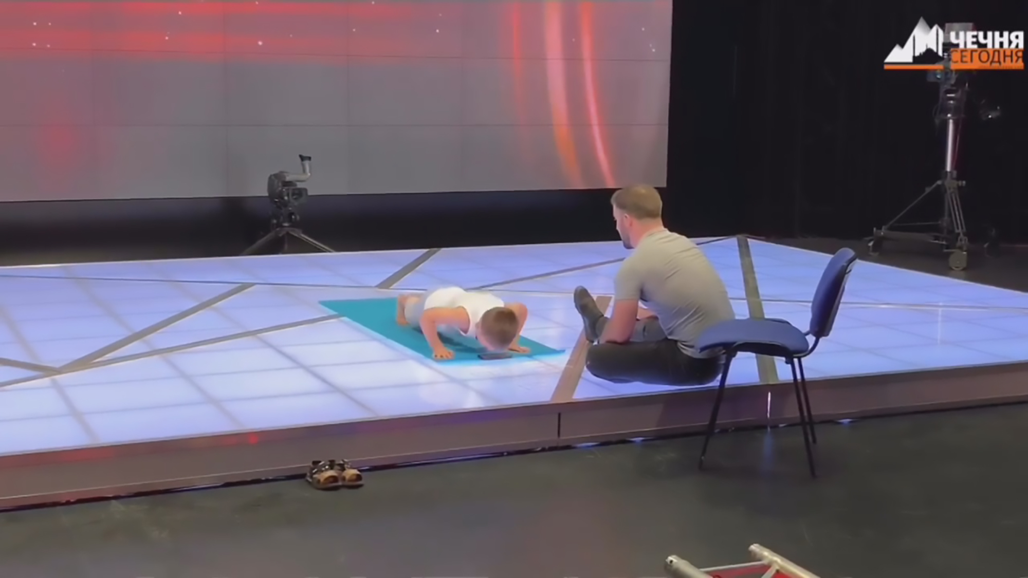 Read more about the article 6yo Chechen Boy Sets 2 World Records For Push-Ups