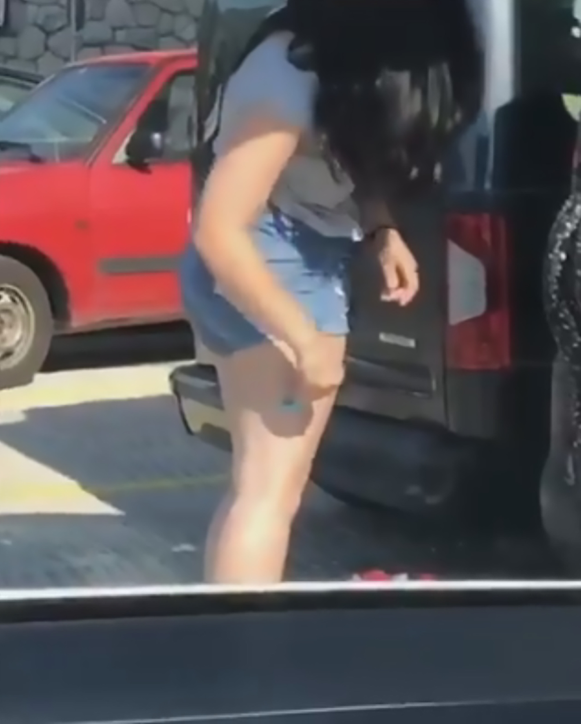 Read more about the article Woman Slammed For Shaving Legs In Middle Of Car Park