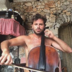 Read more about the article Hot Cellist Who Played For Prince Charles Does Nude Show
