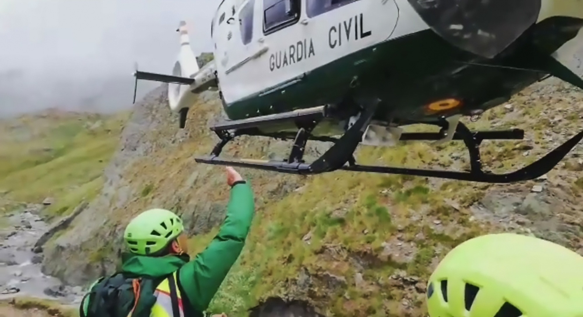Read more about the article Injured Pyrenees Climber Rescued By Helicopter Crew