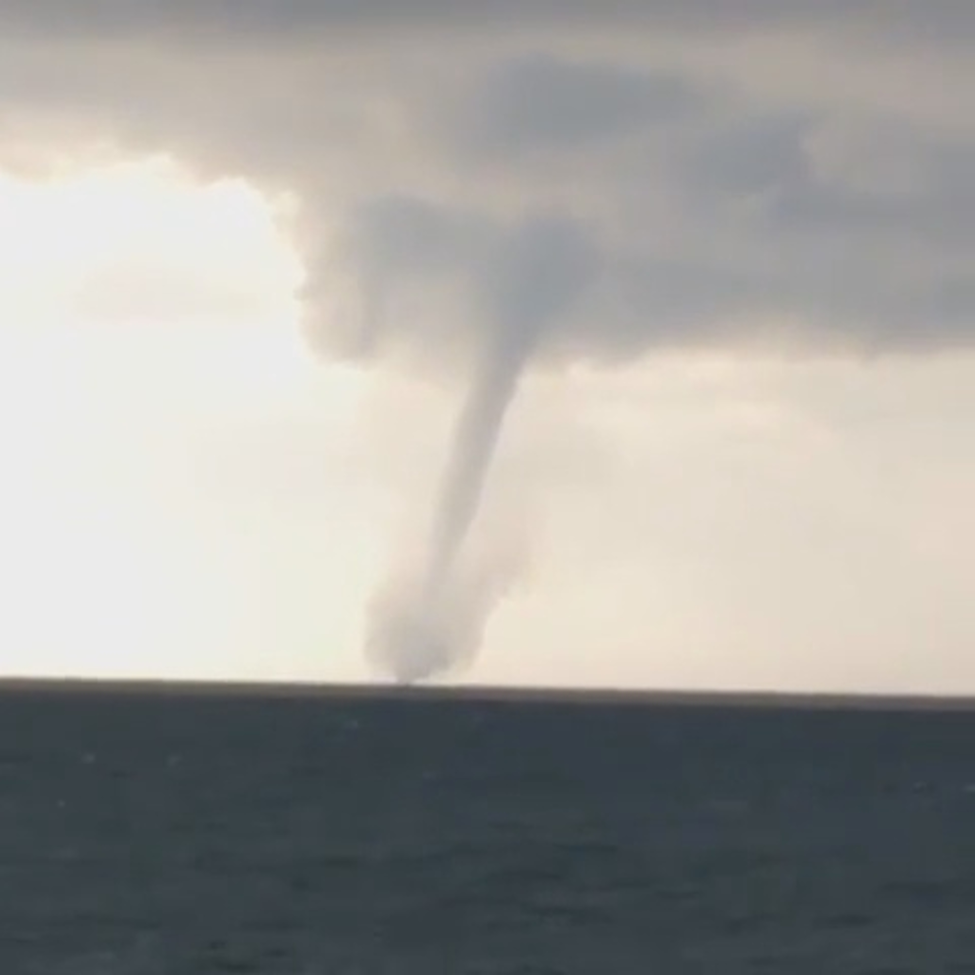 Read more about the article Huge Water Tornado Spirals Towards Black Sea Resort