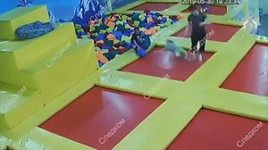 Read more about the article 1st Day Trampoline Instructor Breaks 3yo Girls Leg