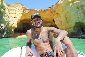 Read more about the article Neymar On Boat And Singing At Concert During Talks