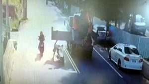 Read more about the article Open Tailgate On Lorry Sends Scooter Rider Flying