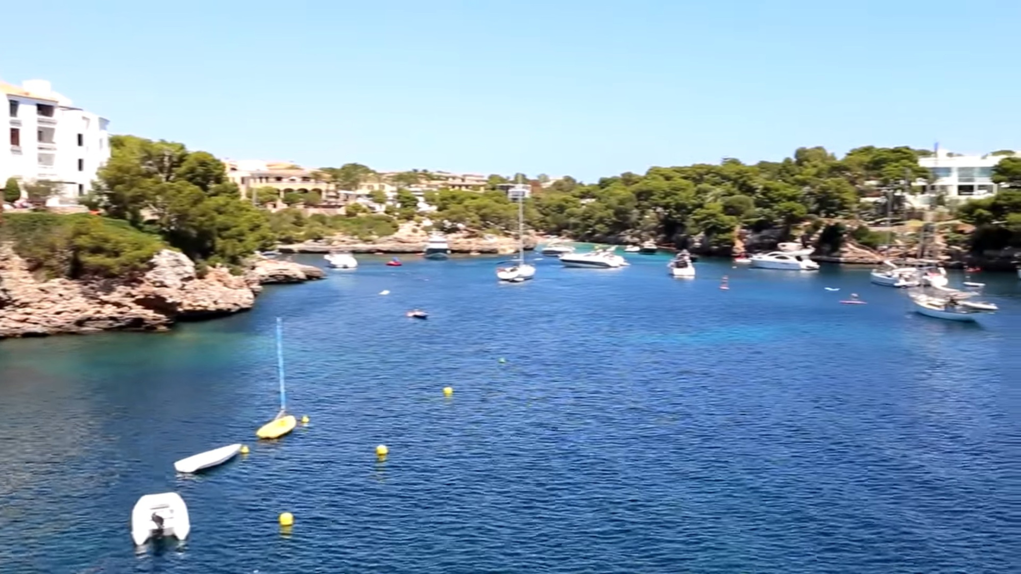 Read more about the article Majorca Hotels Shut Early After Thomas Cook Collapse
