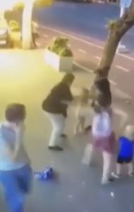 Read more about the article Woman Slashes Tots Face In Street In Front Of Parents