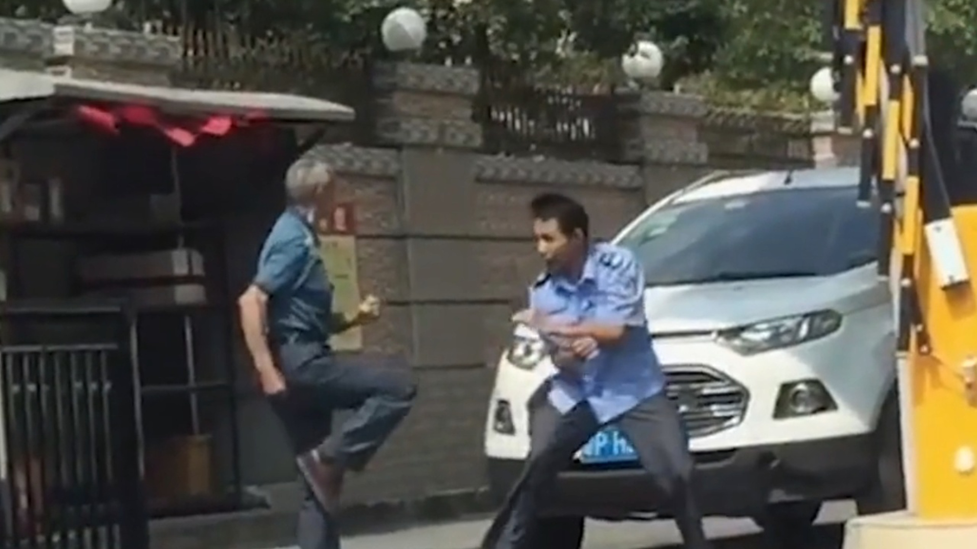 Read more about the article Viral: Man And Guard In Kung Fu Row Fail To Land A Blow
