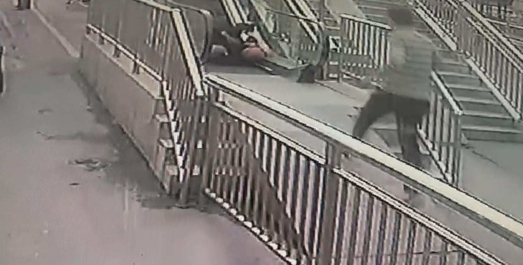 Read more about the article OAP Tumbling Down Escalator Saved By Bus Driver