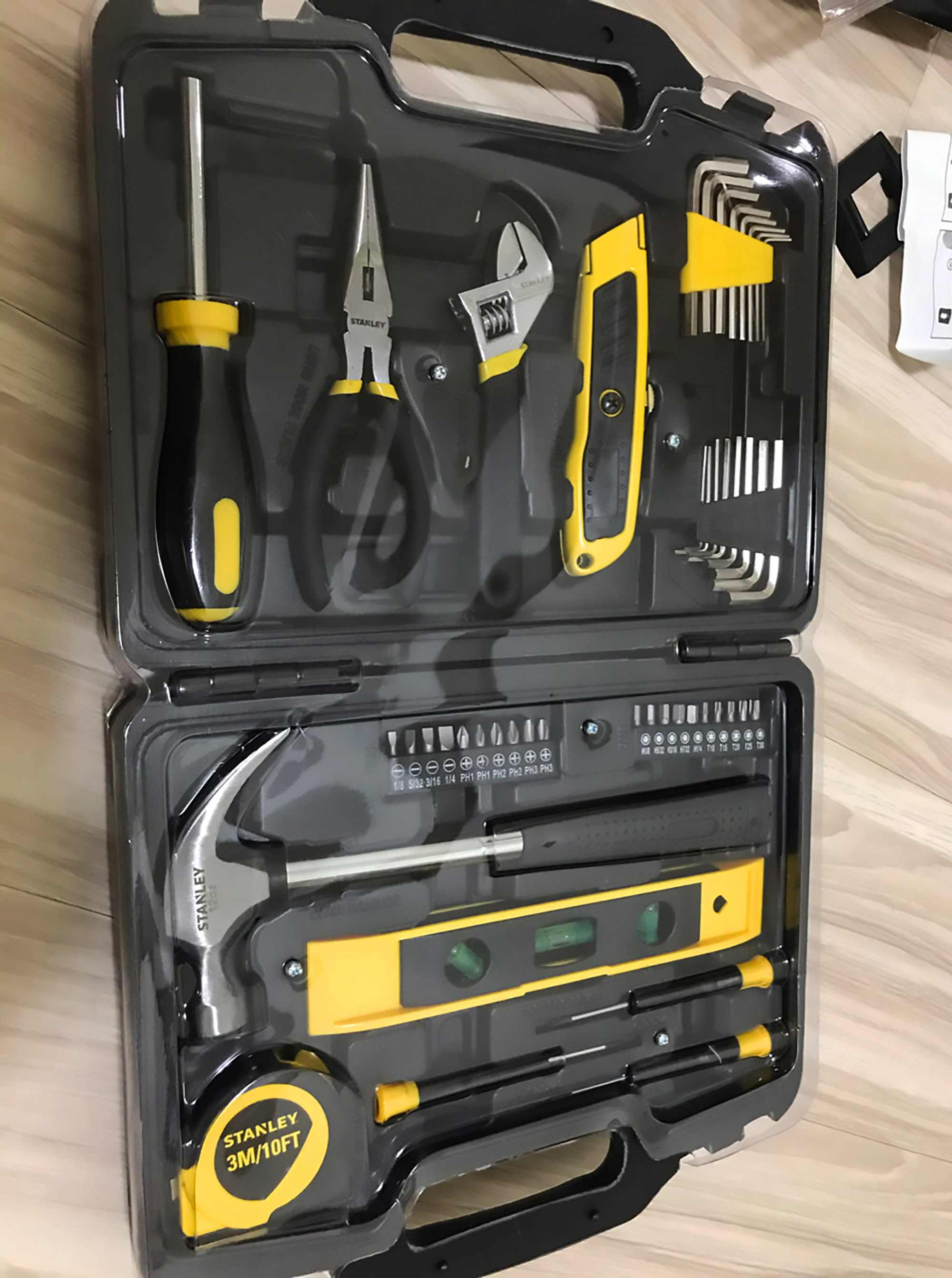 Read more about the article New B And Q Toolbox Requires Screwdriver To Open It