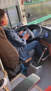 Read more about the article Coach Driver Uses Both Hands For Phone In Mway Fast Lane