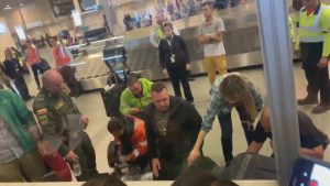 Read more about the article US Man Ignored For 20 Mins Collapses And Dies At Airport