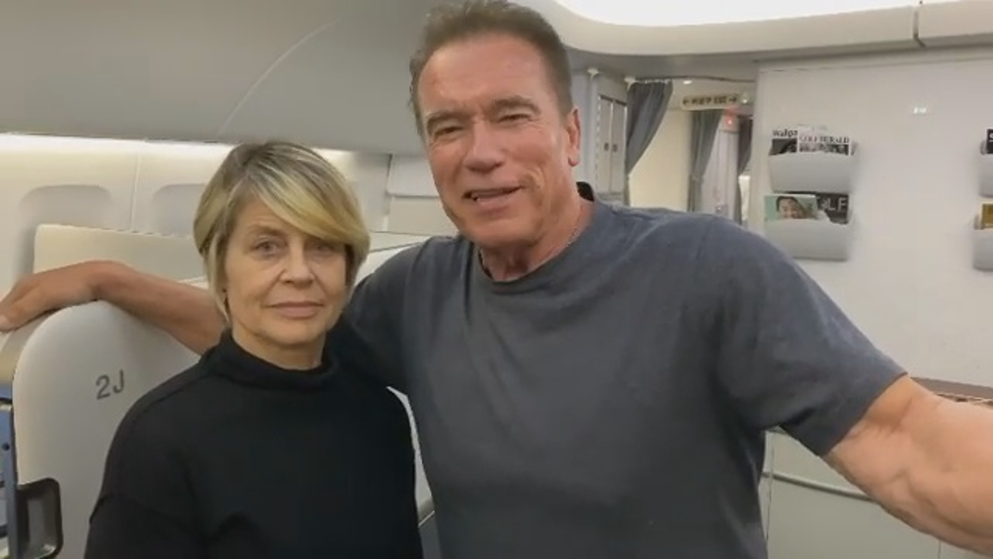 Read more about the article Arnie And Linda Thank UK Terminator Fans On LDN Flight