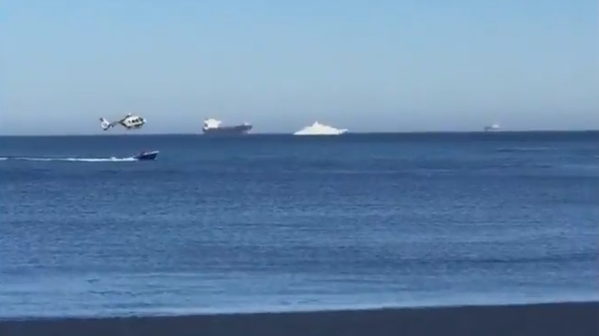 Read more about the article Spain Cops Chase Traffickers On Gibraltar Tourist Beach