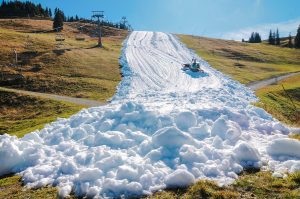 Read more about the article Austria Ski Bosses Use Last Yrs Snow Amid Climate Crisis