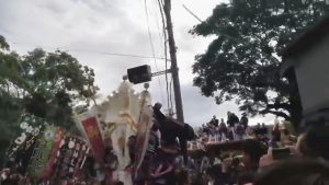 Read more about the article Mad Japanese Festival Float Hits Utility Pole, Injures 5