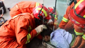 Read more about the article Firemen Save Tot With Head Trapped In Hospital Doors