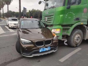Read more about the article Woman Leaps Out BMW After HVG Pushes Car Along Road