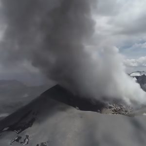 Read more about the article Amazing Drone Footage Of Smoke Cloud From Volcano Crater