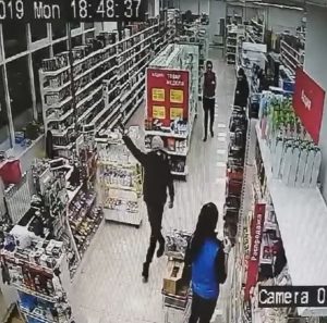 Read more about the article Dumb Teen Ignored After Trying To Rob Shop With Fake Gun