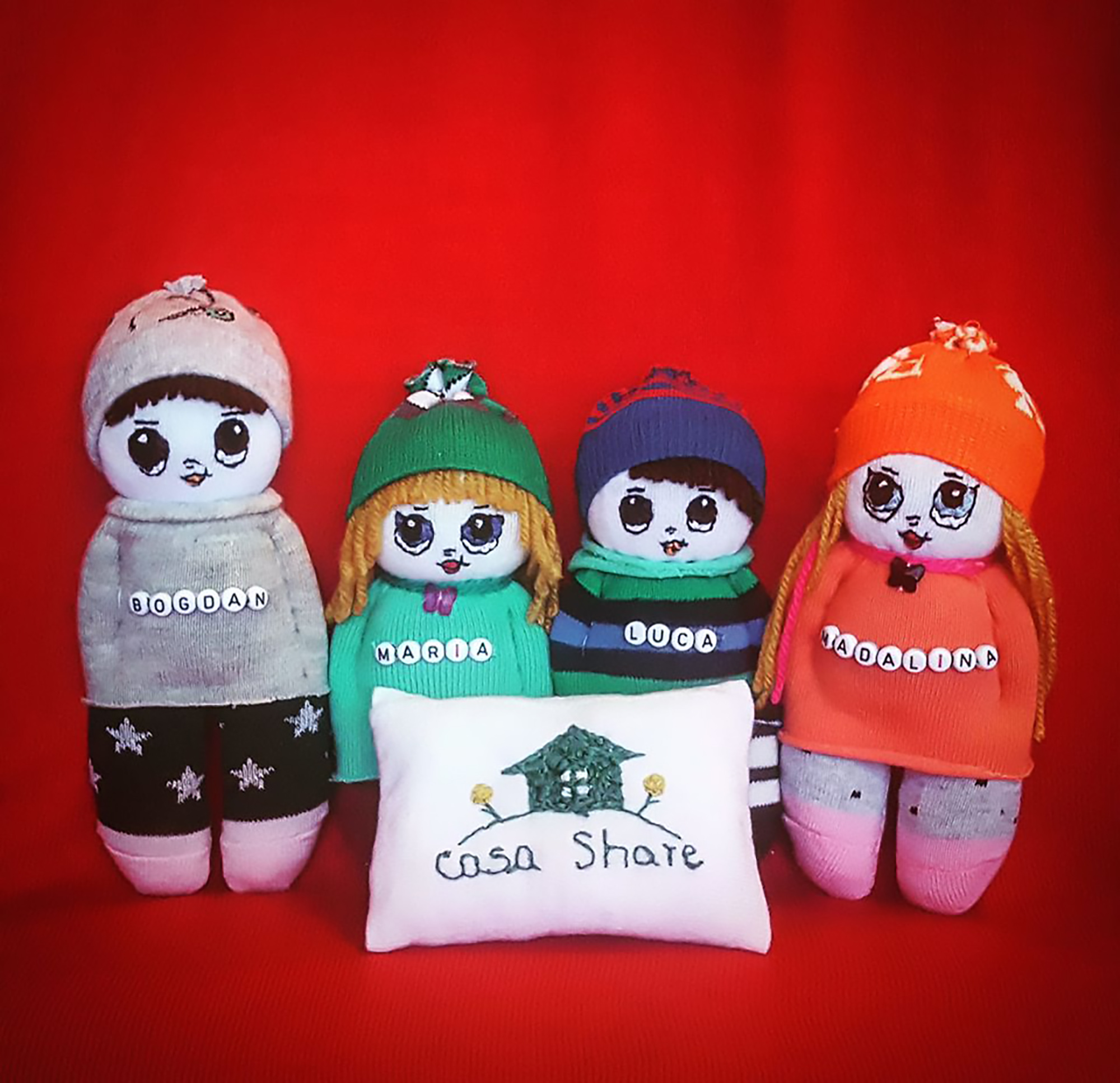 Read more about the article Jobless Woman Earns 1kGBP Per Month Selling Sock Puppets