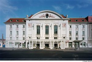 Read more about the article Vibrator In Handbag Sparks Terror Alert At Vienna Opera