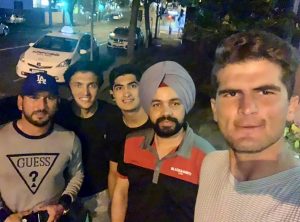 Read more about the article Pakistani Cricketers Buy India Cabbie Meal For Free Ride