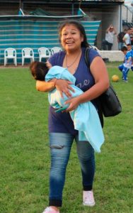 Read more about the article Journo Super Mum Interviews Players With Baby In Arms