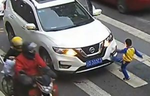 Read more about the article Brave Kid Stands Up And Kicks Car After It Hit Him, Mum