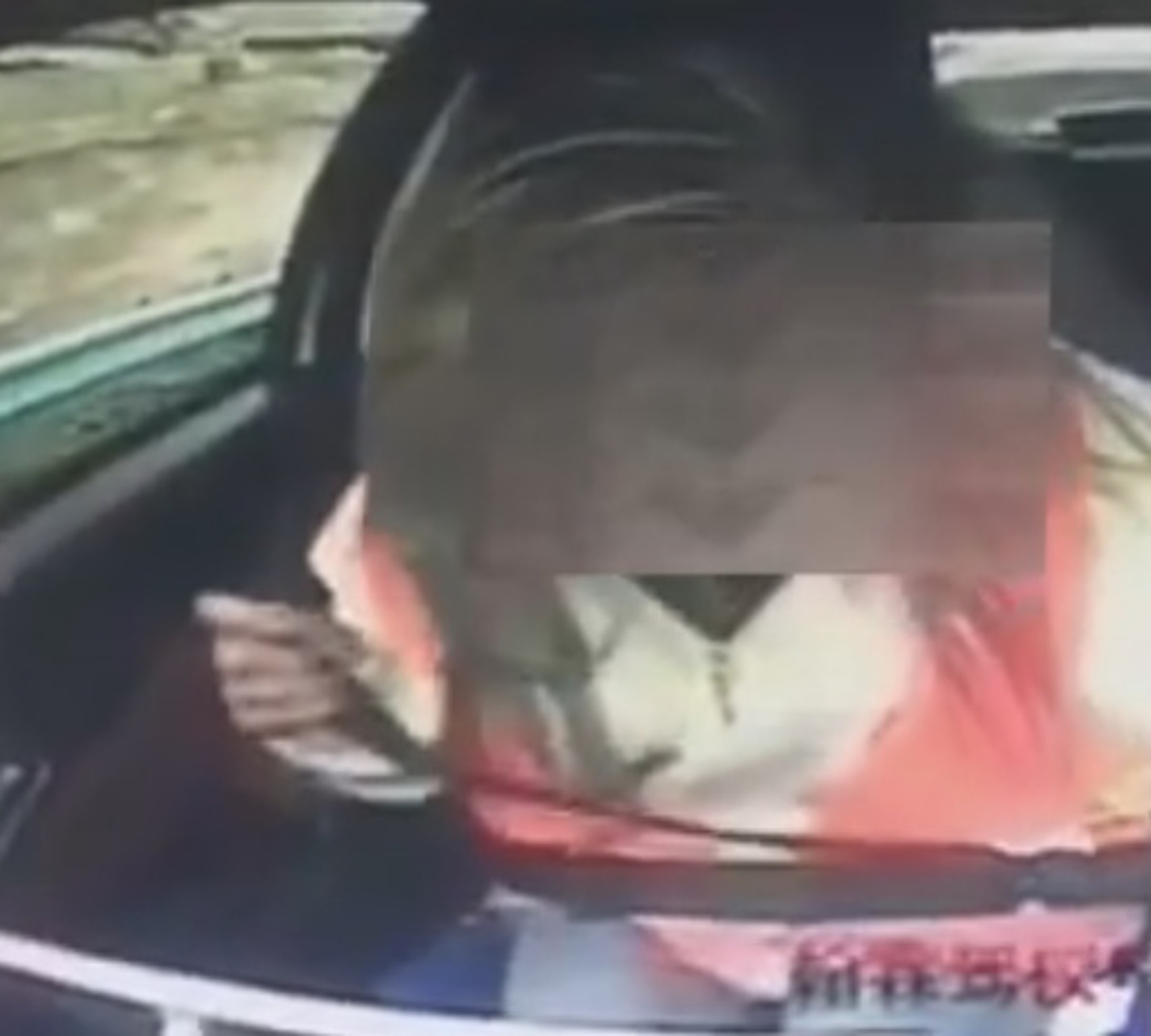 Read more about the article Confused Driving Pupil Climbs Into Passenger Seat