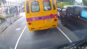 Read more about the article Dozy Schoolboy Falls Out Of Bus On Busy Road