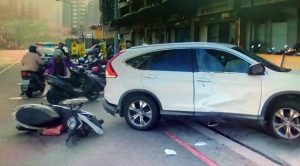 Read more about the article Woman Scooterist Crashes Into SUV Which Runs Over Her